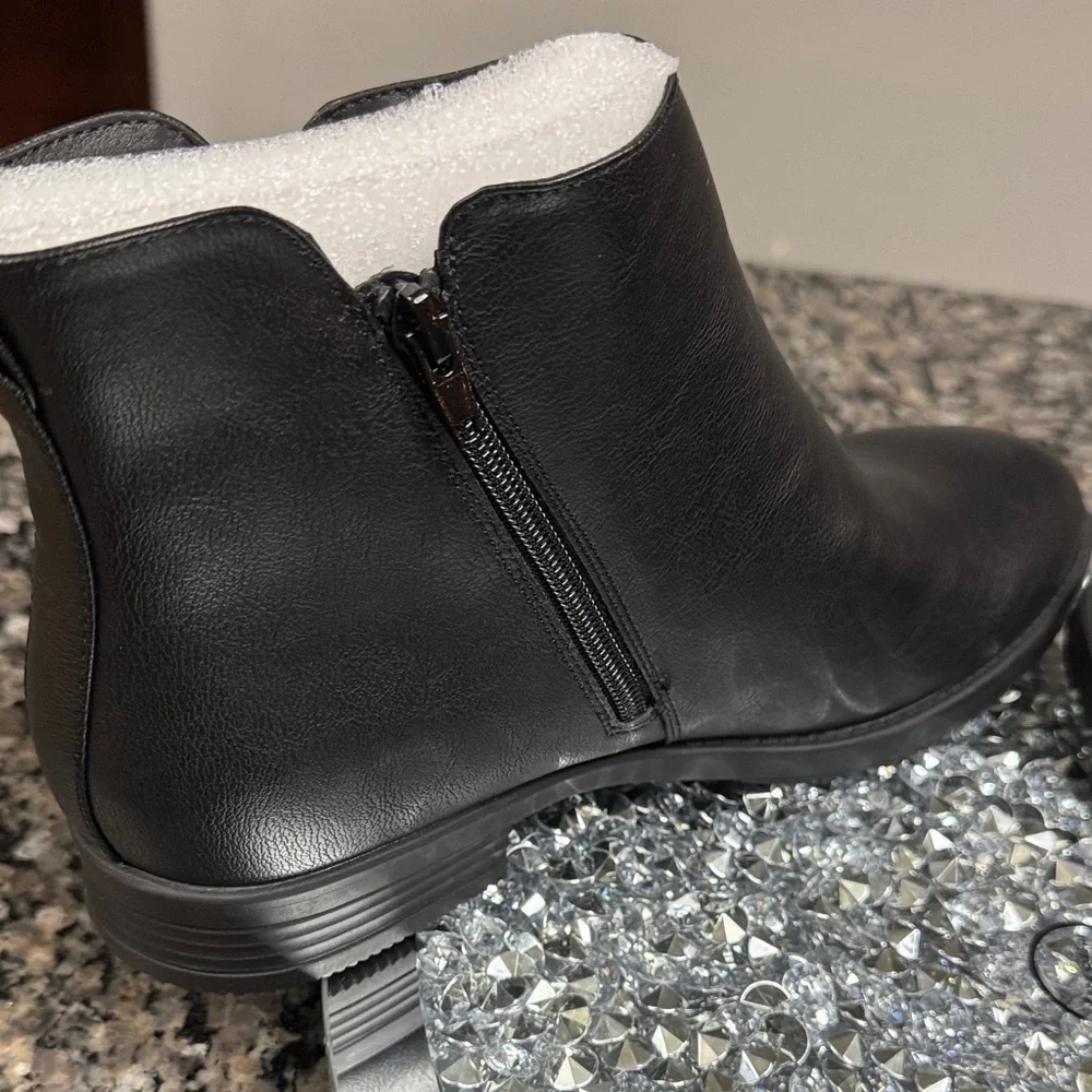 Style & Co. Black Ankle Booties with Side Zipper NWOT 10